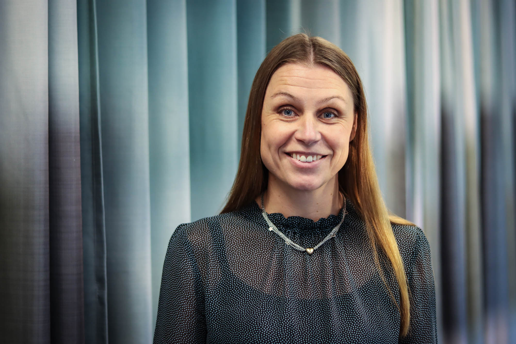 Anna Ågren, leveransledare på Digg, ler mot kameran